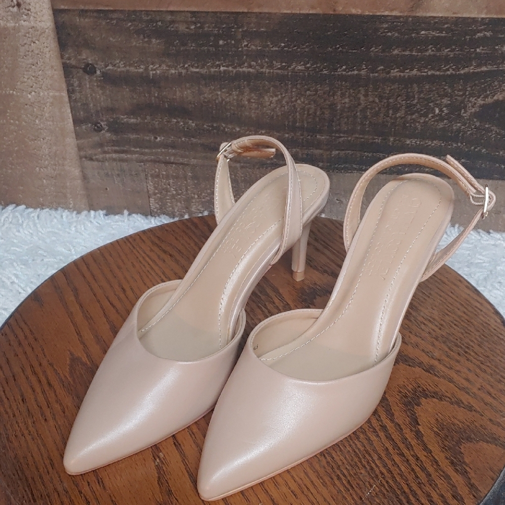 Elegant Nude Slingback Heels Cynthia Rowley 7.5 size